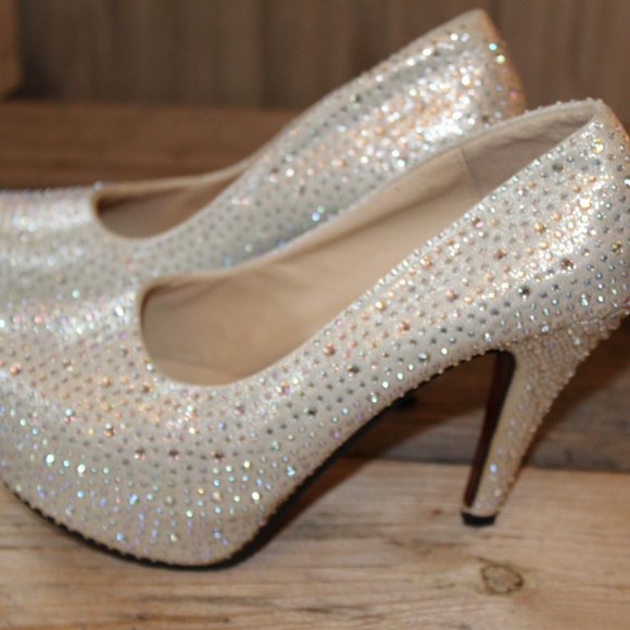 Lola Heel Silver Women's Rhinestone Round Toe Slip-On Pump 245 Korea 7.5 US New - Picture 2 of 9